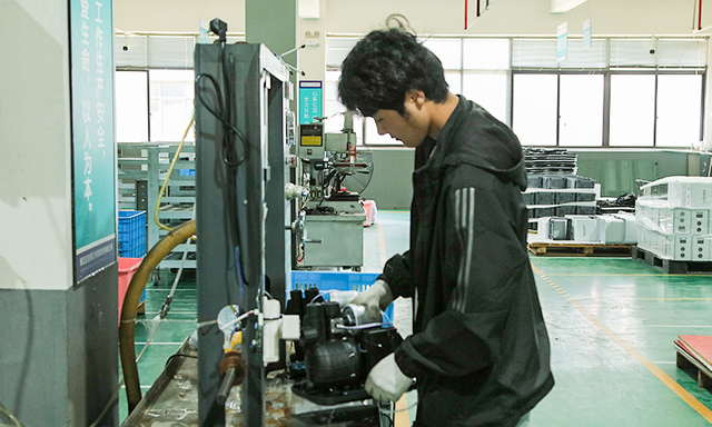 Innovative permanent magnet solor pump design