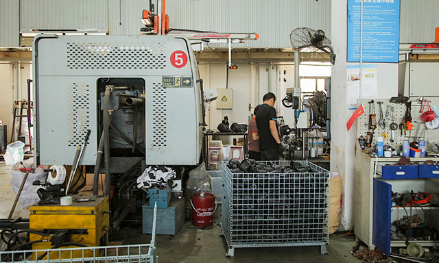 Permanent magnet constant pressure pump assembly