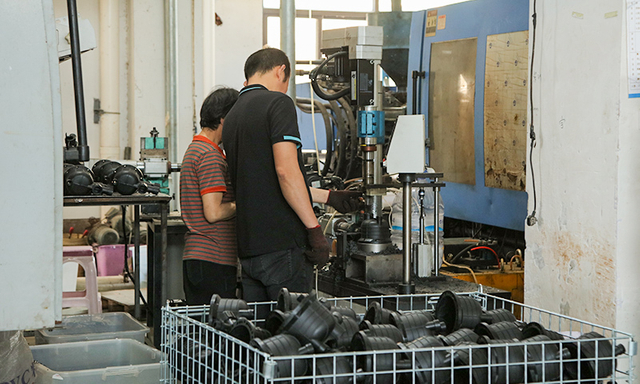 Energy-efficient permanent magnet pump